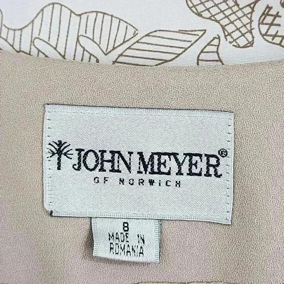 John Meyer Womens Beige Blazer Size 8 With Gold Button & Chain Detail - Picture 3 of 8